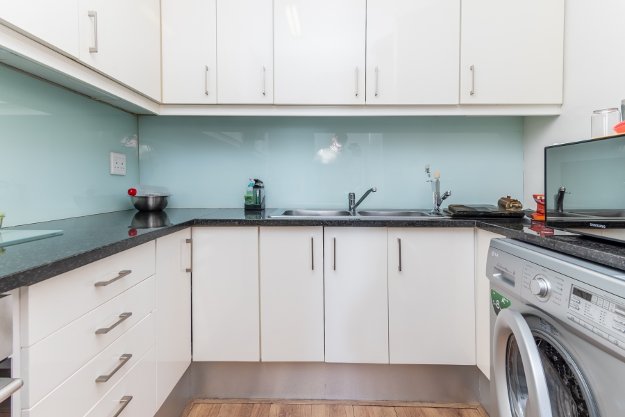 2 Bedroom Property for Sale in Vredehoek Western Cape